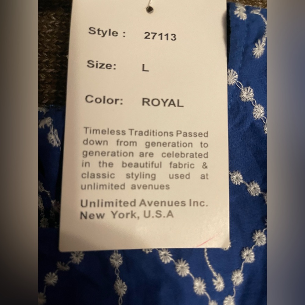 Rebellion NWT Blue and White Floral Top - Picture 8 of 10